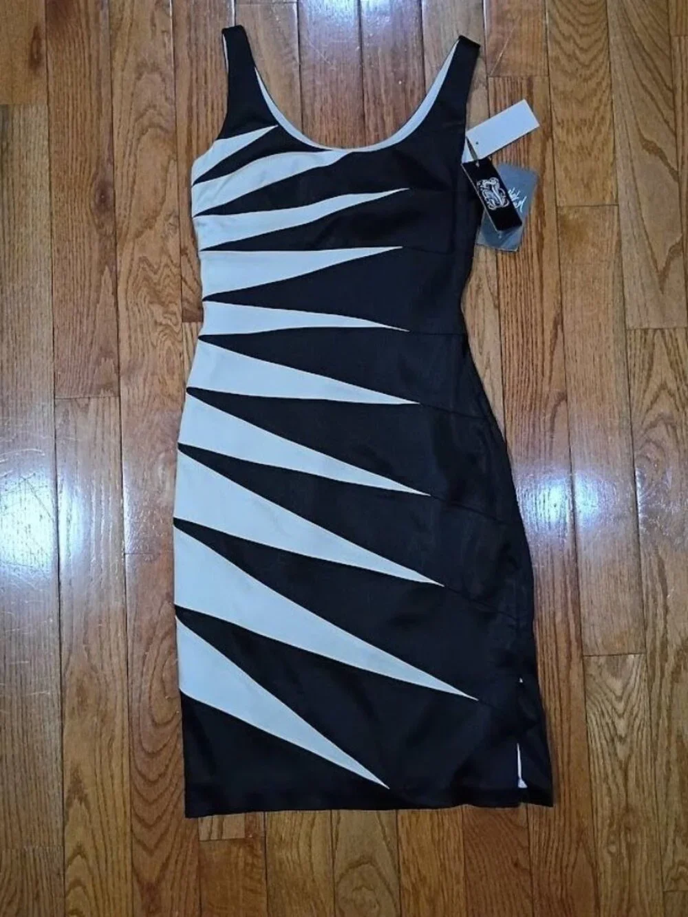 Jax Black & White Sleeveless Bodycon Dress Size 6 With Tags - Picture 2 of 13